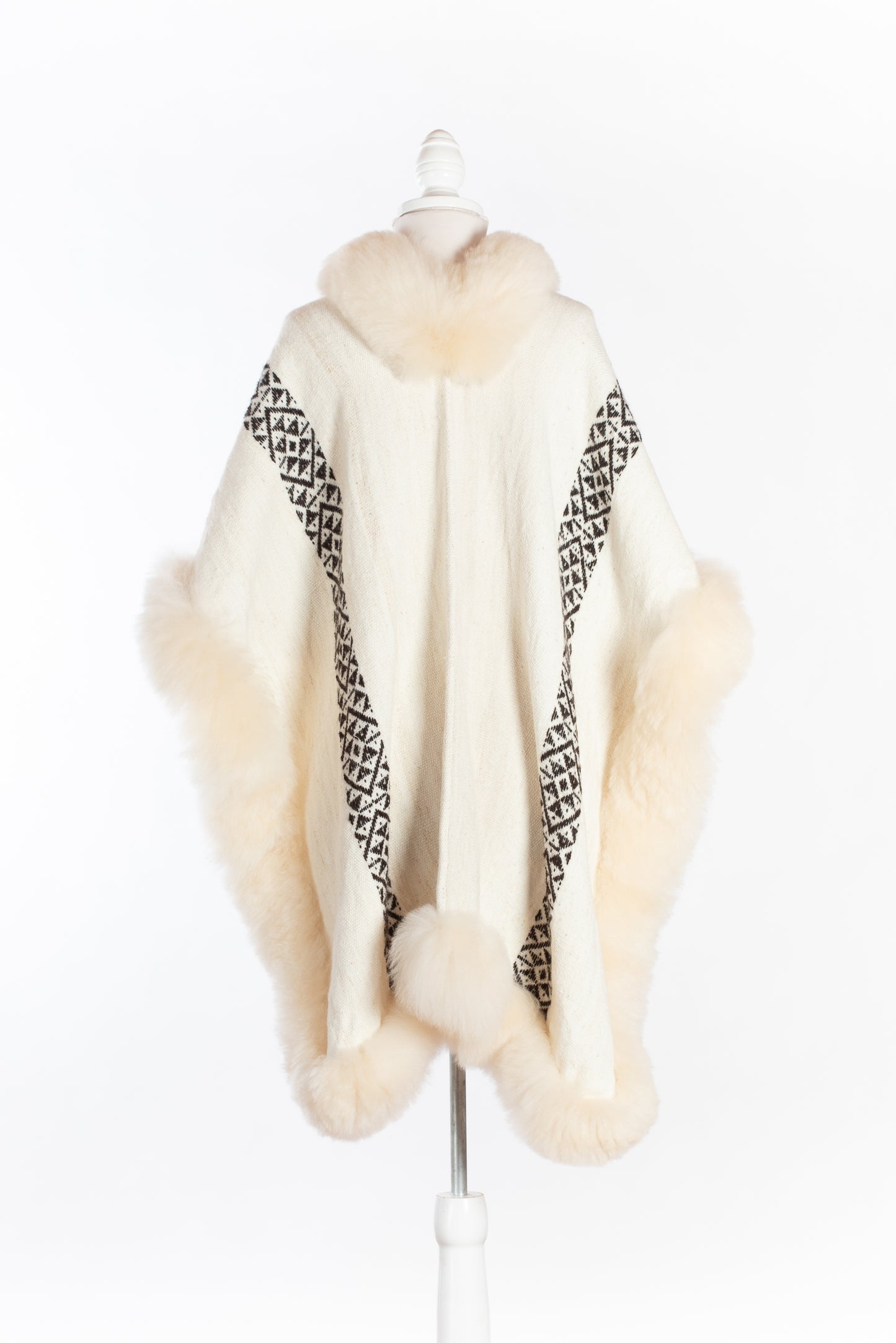 006 | Cream Handwoven Alpaca Cape