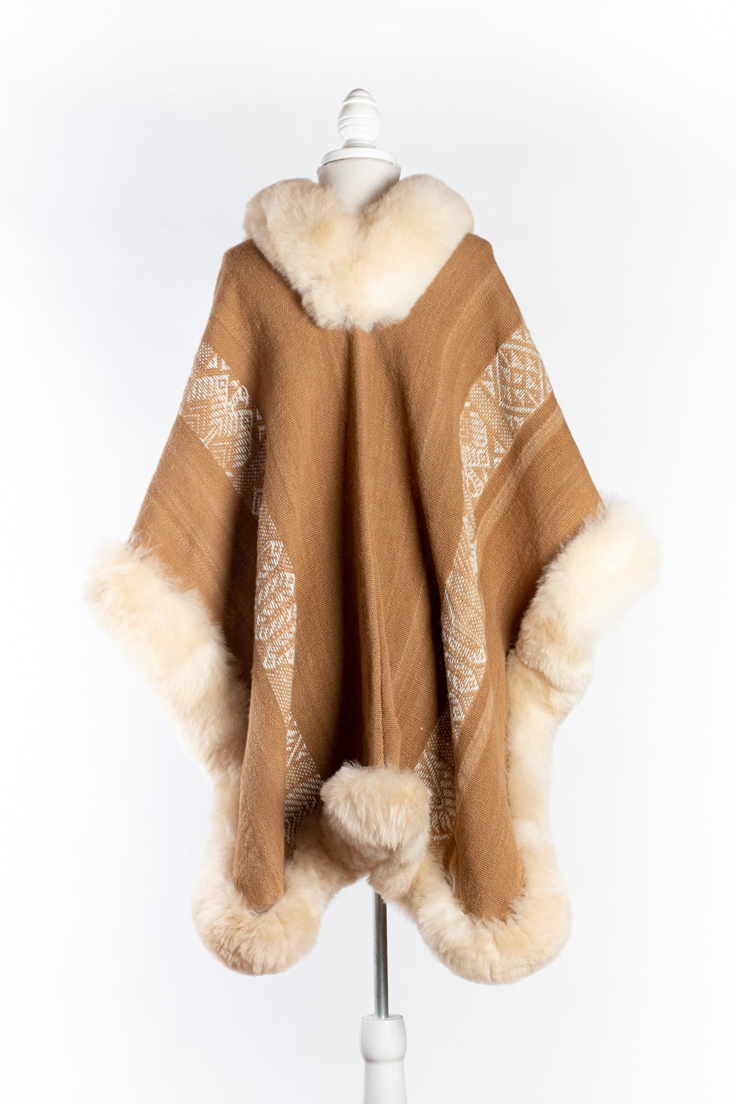 008 | Beige Handwoven Alpaca Cape