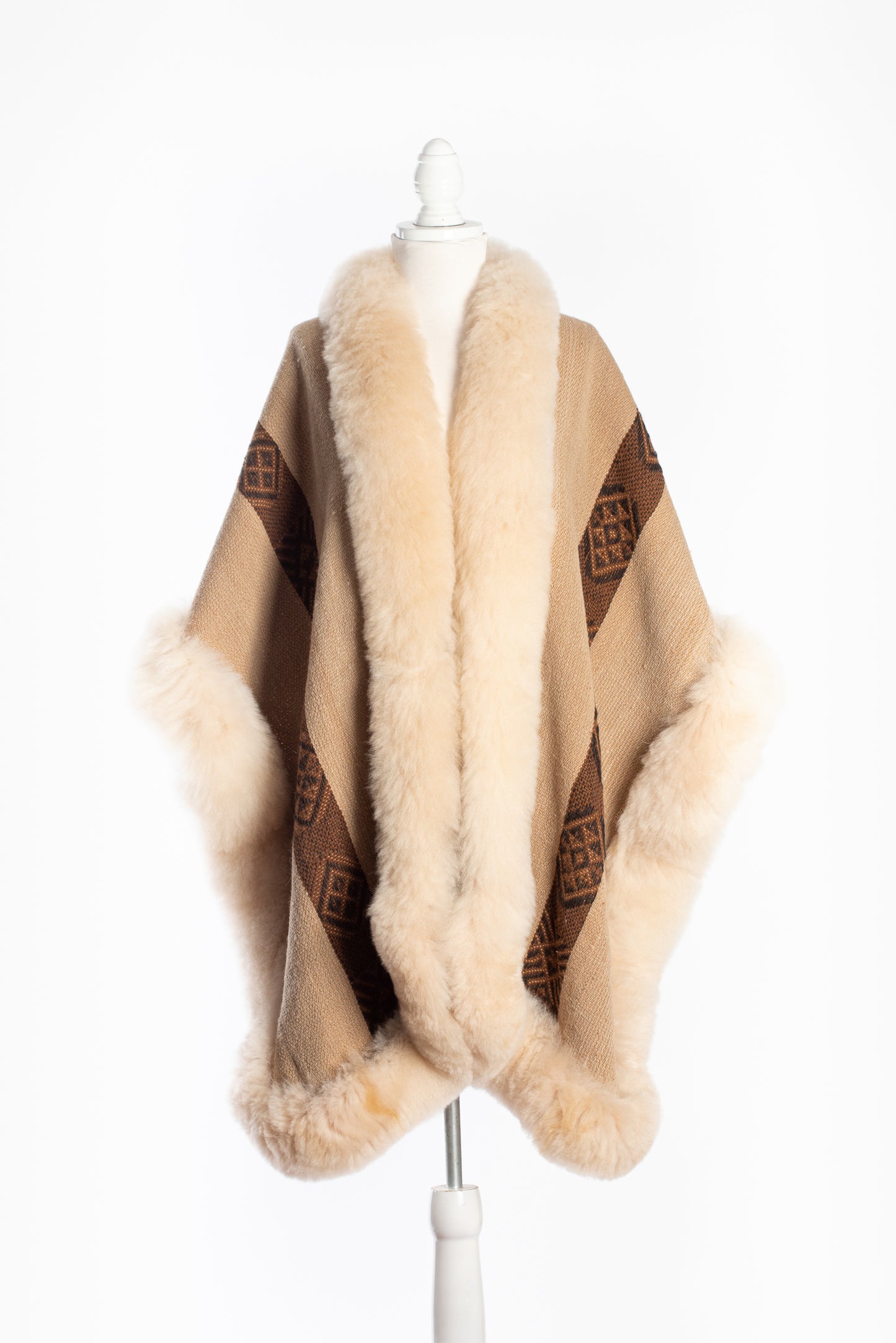 034 | Beige Handwoven Alpaca Cape