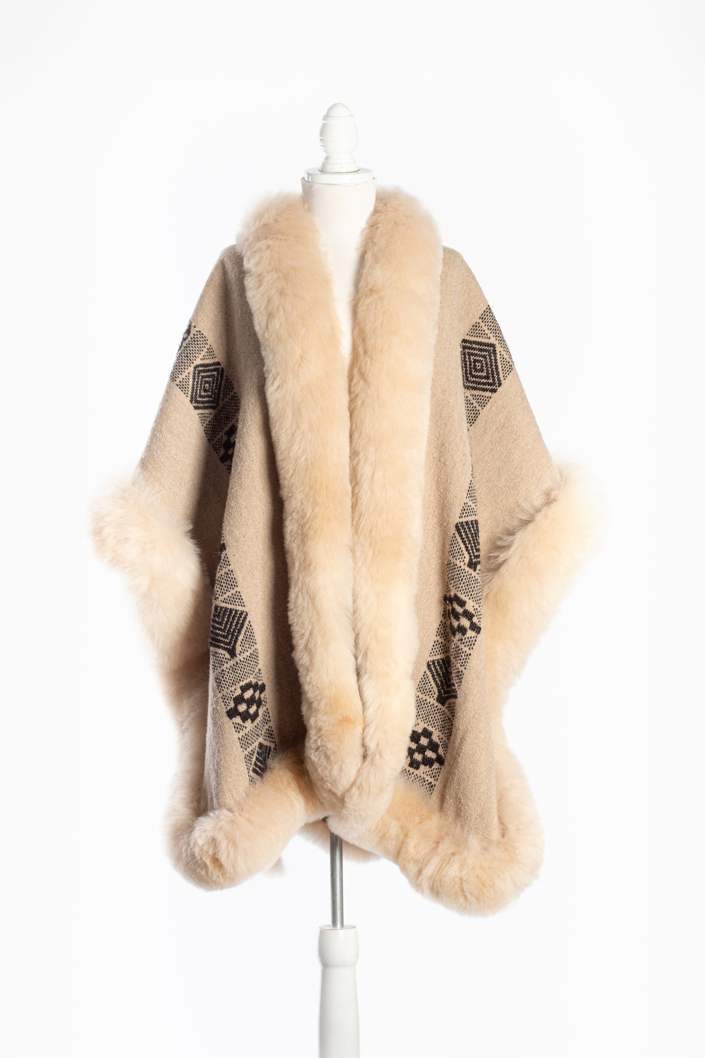 042 | Beige Handwoven Alpaca Cape