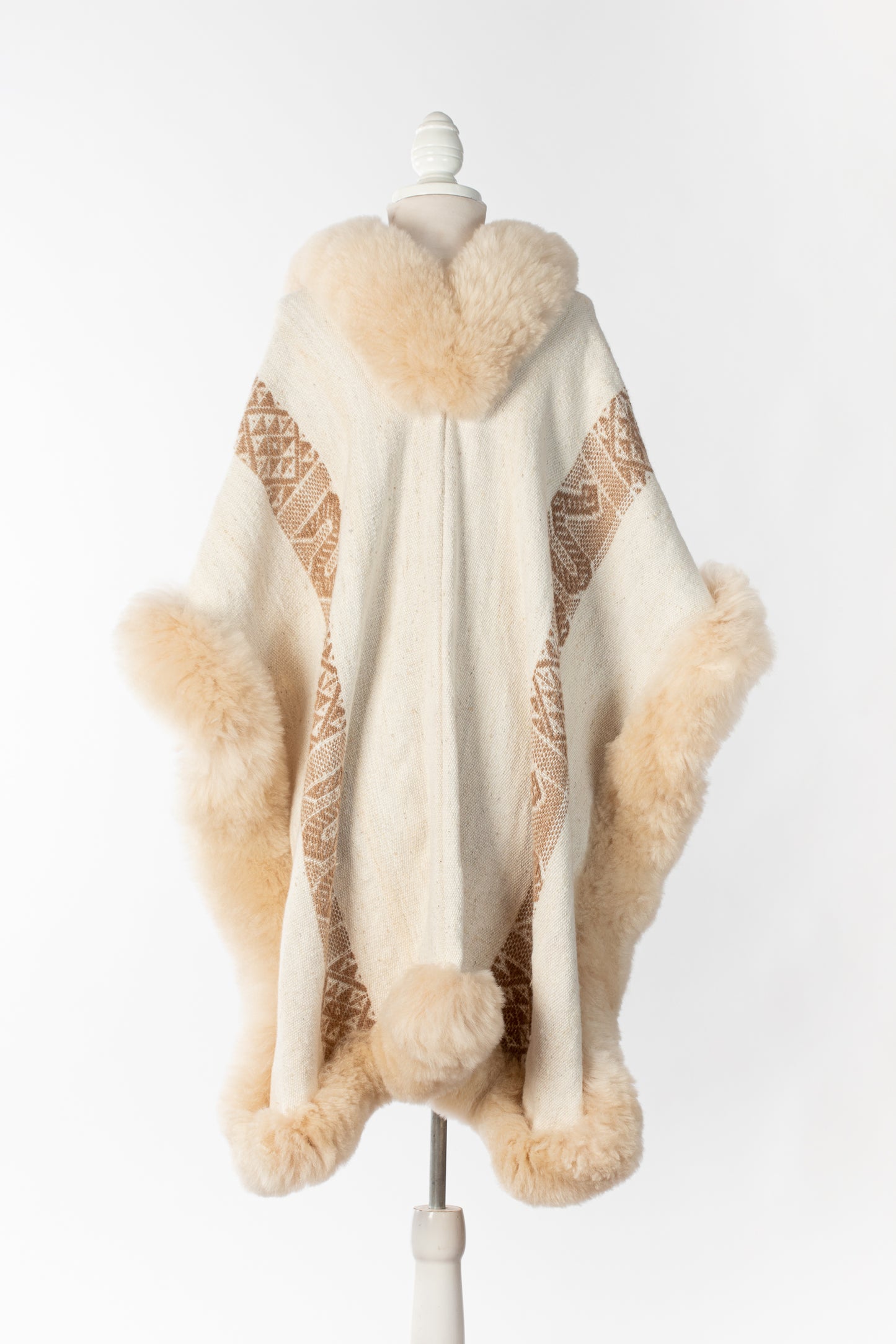 047 | Cream Handwoven Alpaca Cape