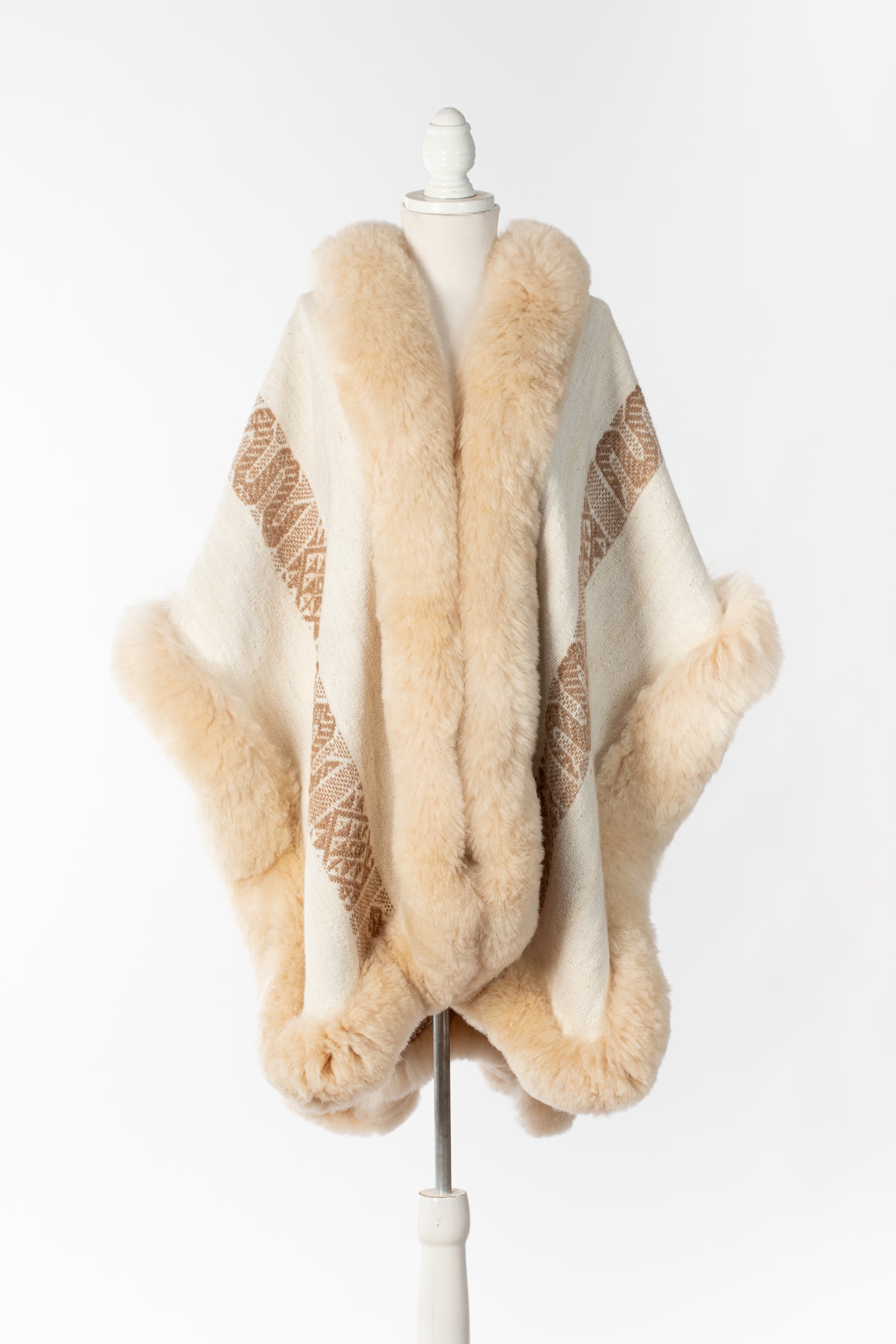 047 | Cream Handwoven Alpaca Cape